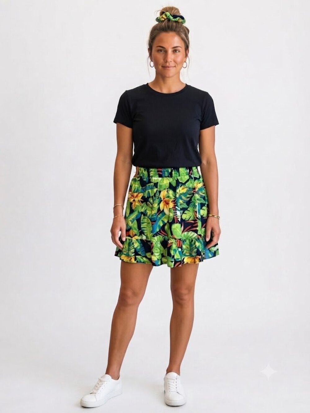Rachael Roy Women's Green and Blue Tropical Print Mini Skirt with Ruffle Hem M